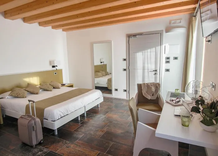 Nocleg ze śniadaniem Casanova 3*