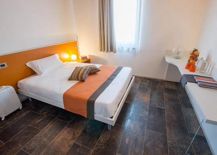 Casanova Nocleg ze śniadaniem 3*